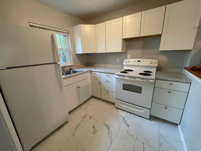 Photo - Fully updated 2/1 with Flex Room near FSU ...