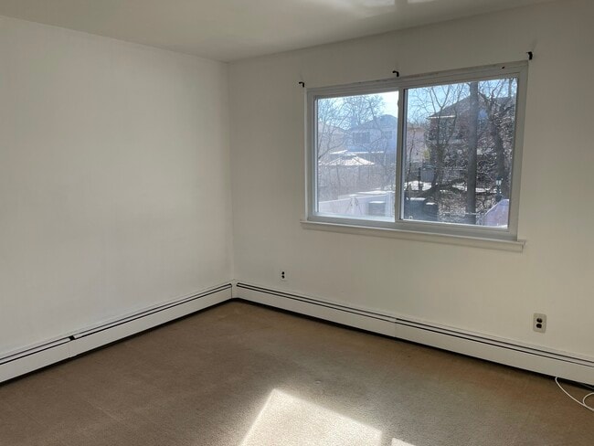 Bedroom - 26 Rose Ln Unit Side Apt