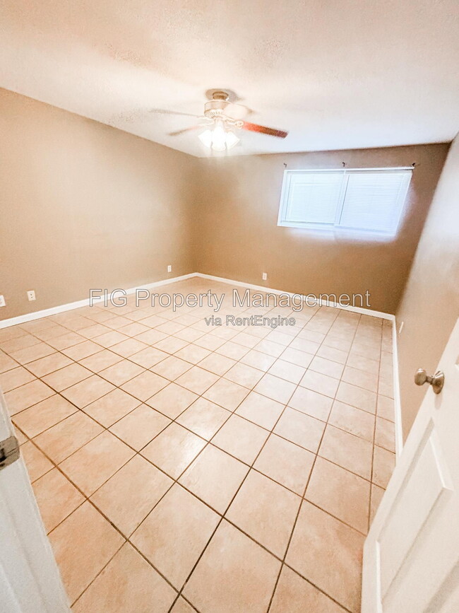 Photo - 924 Chadwick Dr Unit 3