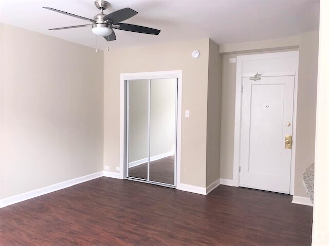 Building Photo - 432 W Belmont Ave Unit 506 Rental