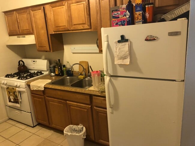 Photo - 2411 W Fargo Ave