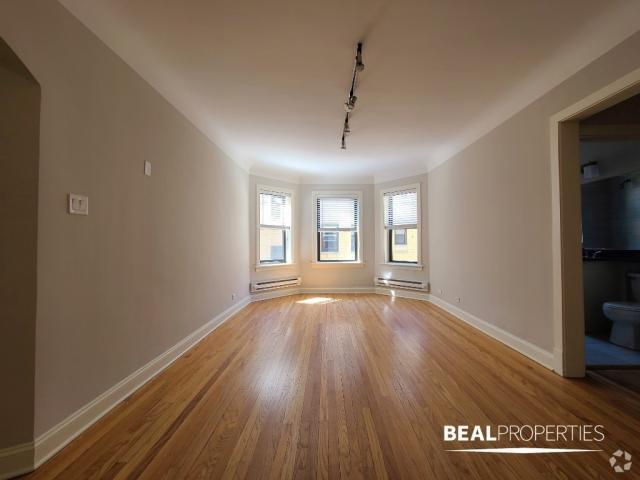 Building Photo - 1 bedroom in CHICAGO IL 60647 Unit A2 Rental