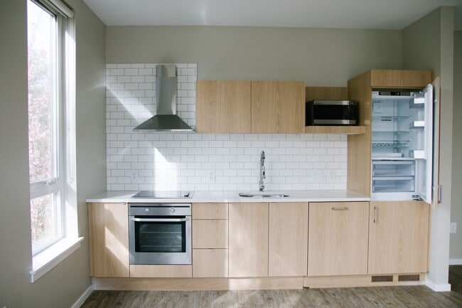 Photo - Hawthorne @ Ladd's - 1 & 2 Bedroom Apartment Homes