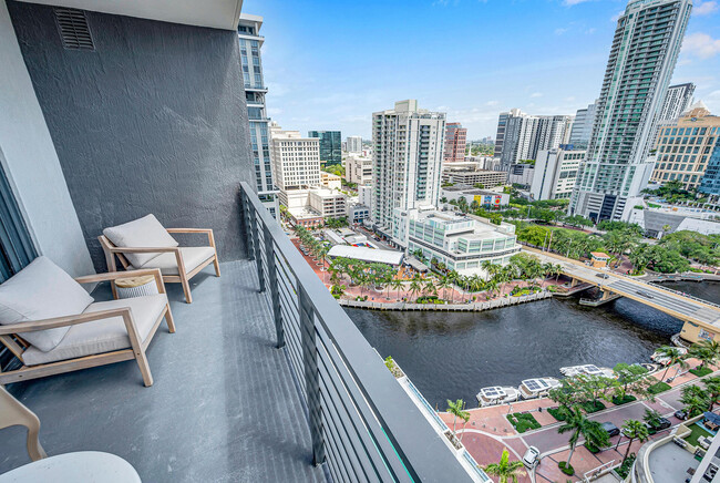 Building Photo - 401 SW 1st Ave Unit 3605 Rental