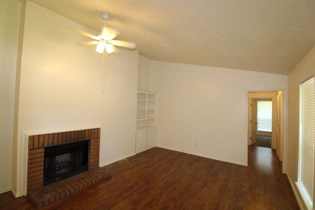 Photo - 211-213 Skylark Ct Unidad 211 Skylark