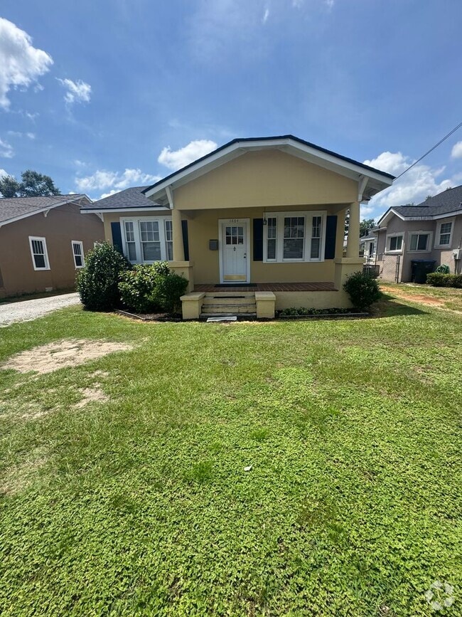 Building Photo - Available Now in Medical District! Rental