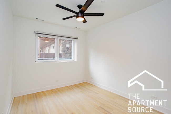 Photo - 3821 N Ashland Ave Unit 104