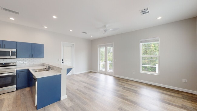 Photo - 1820 E Robinson St