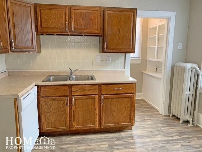 Photo - 5BR House Available August 1st