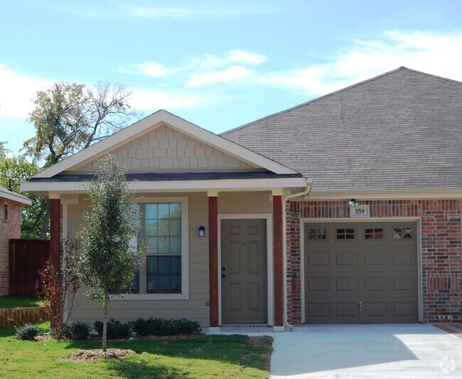 Building Photo - Beautiful 3 Bedroom Duplex Located in Gran... Rental