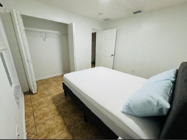 Photo - 536 Cheshire Way