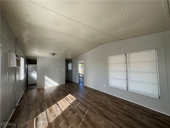 Photo - 7891 Suncoast Dr