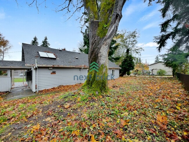 Photo - 3 Bed and 1 Bath Single-family Home Availa...