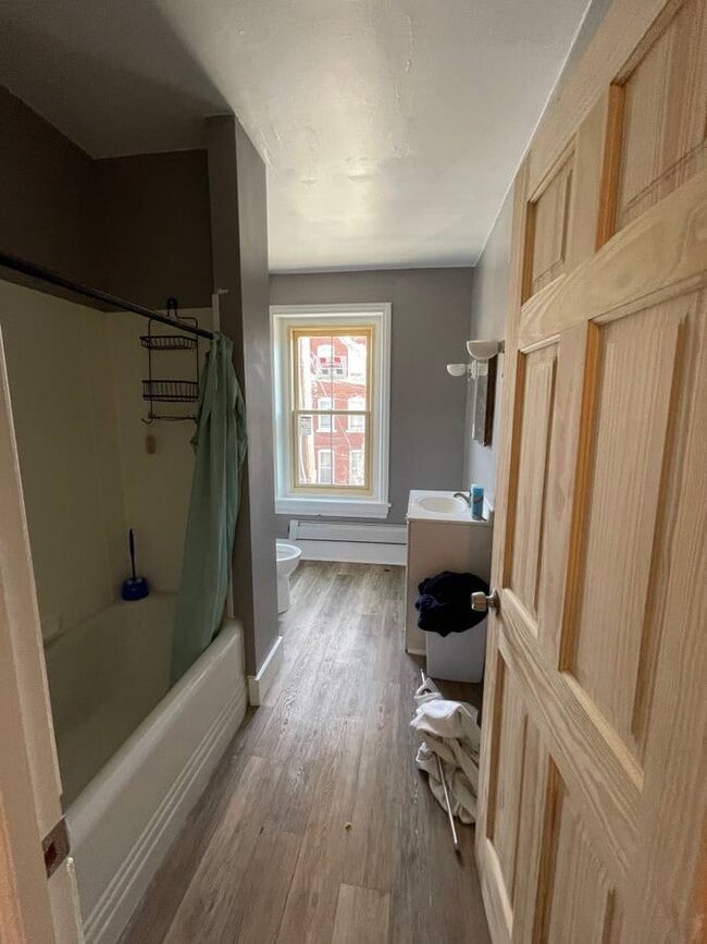 Photo - 210 N 8th St