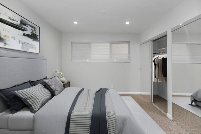 Photo - 5519 Mission