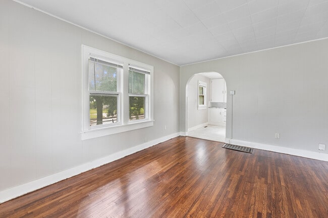 Photo - 2801 W Maple St