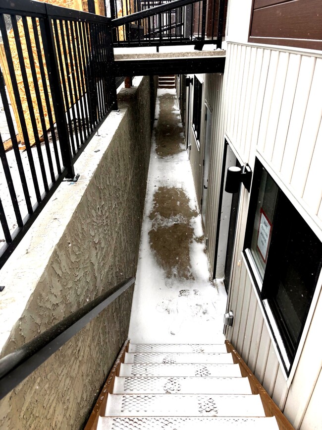 Photo - 15213-15109 109 Ave