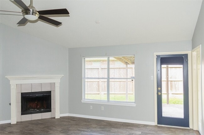 Photo - 822 Oak Lodge Ct