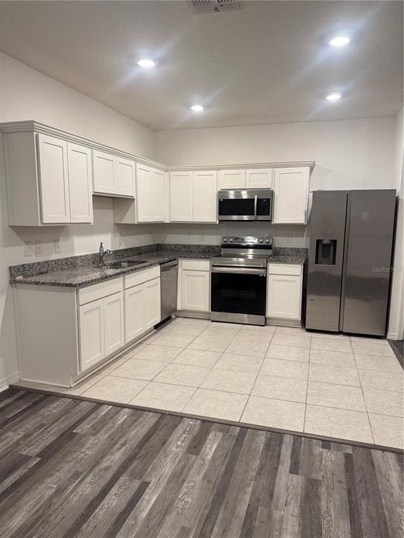 Photo - 233 Mandovi St