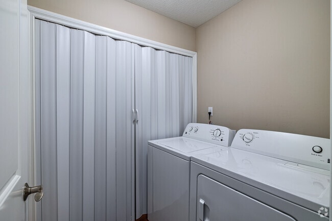 2BD, 2BA - 1076SF