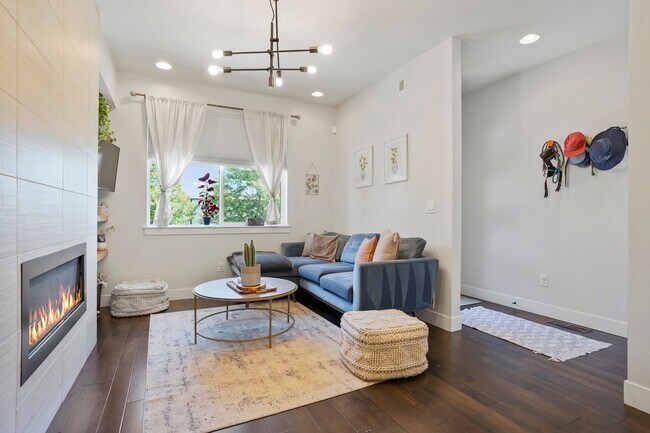 Photo - 4331 Kalamath St