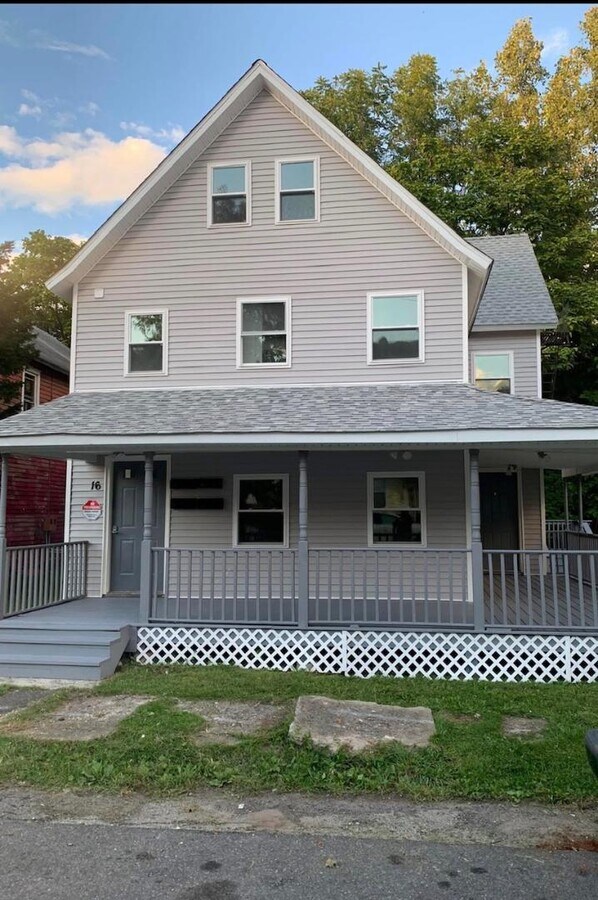 Photo - 16 Tuthill Ave