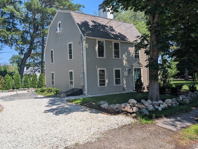 46 Hammond St