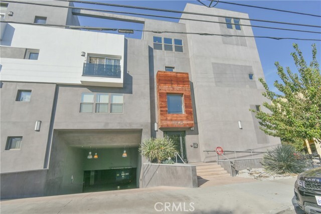 Photo - 11925 Kling St Condominio Unidad 104