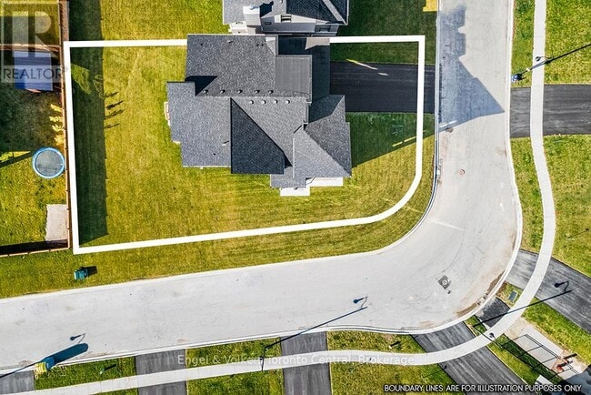 Photo - 157 Springside Cres