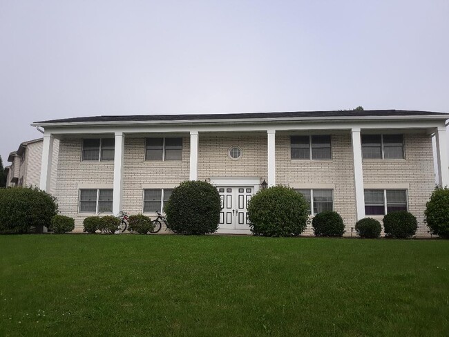 Photo - 488 Cedarcrest Dr Apartments Unit 4