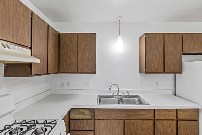 Photo - Riverside Apartments