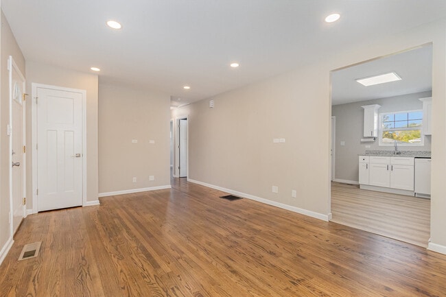 Photo - 15824 S Collins Dr
