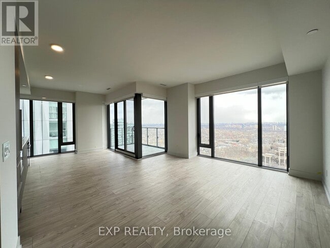 Photo - 8 Cumberland St Unit 3707