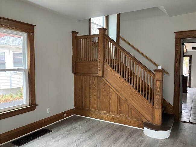 Photo - 104 Knickerbocker Ave