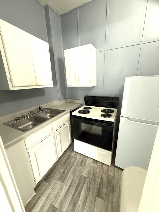 Photo - 716 Ohio St Apartments Unit 2