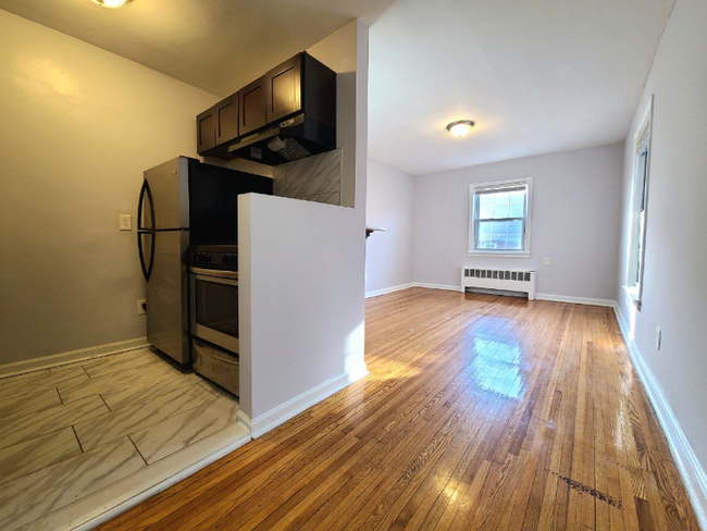Building Photo - 2 Beaumont Pl Rental