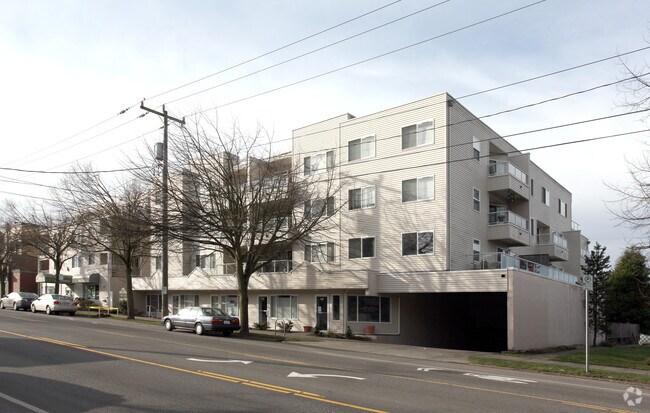 The Charleston - The Charleston Apartments