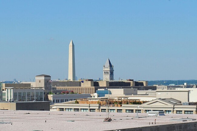 400 Massachusetts Ave NW Unit 915