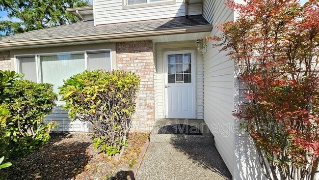 Photo - 6453 Grand Pine Loop NE