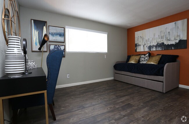 2 Br, Bedroom