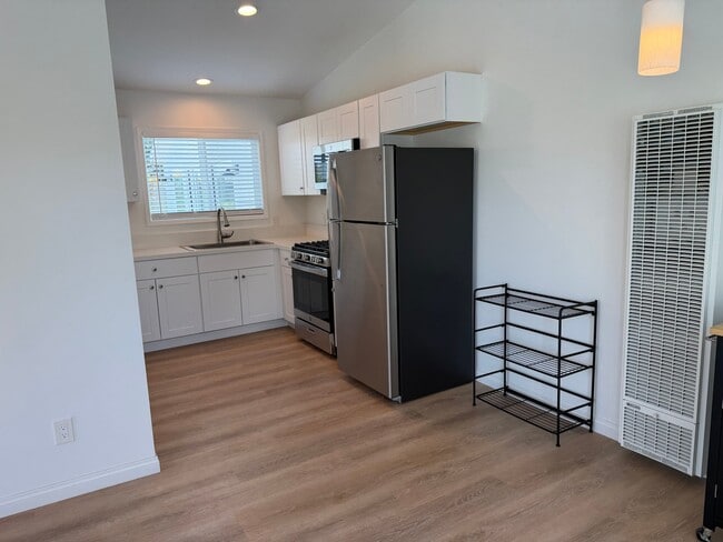 Photo - 3273 Chicago St