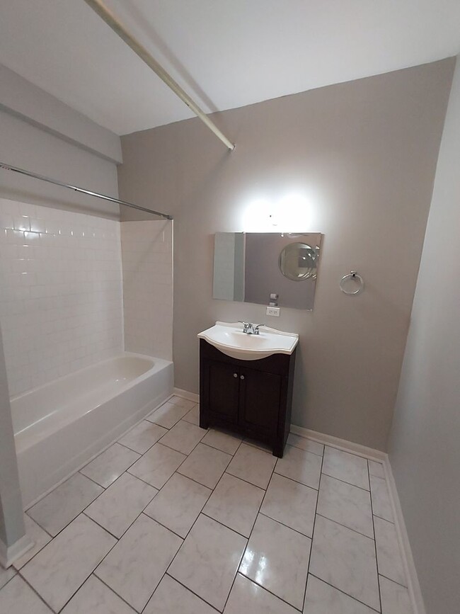 Photo - 1252 S Karlov Ave Unit 1252-GF