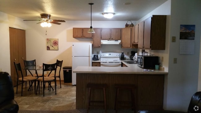 Building Photo - 215 W Calumet St Rental