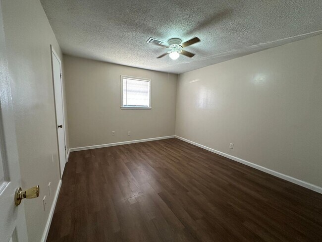 Photo - 1500 S Commerce Ave Unit Apt D