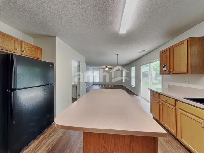 Photo - 1065 Meadowbrook Ln SW