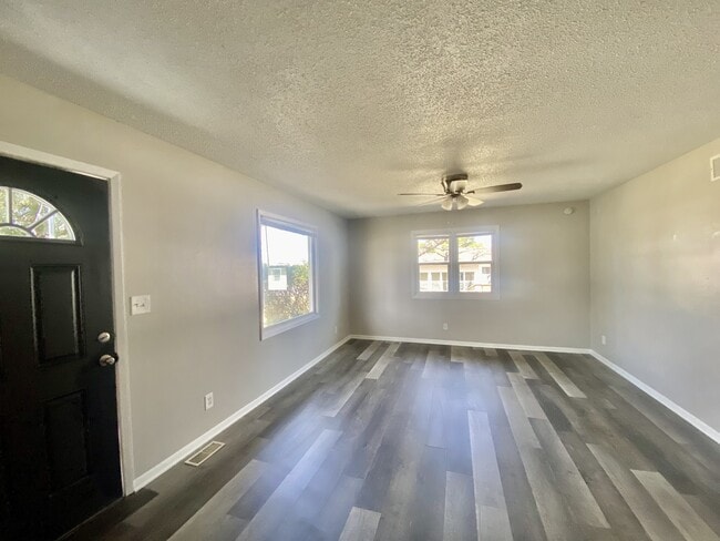 Photo - 209 S 1st St