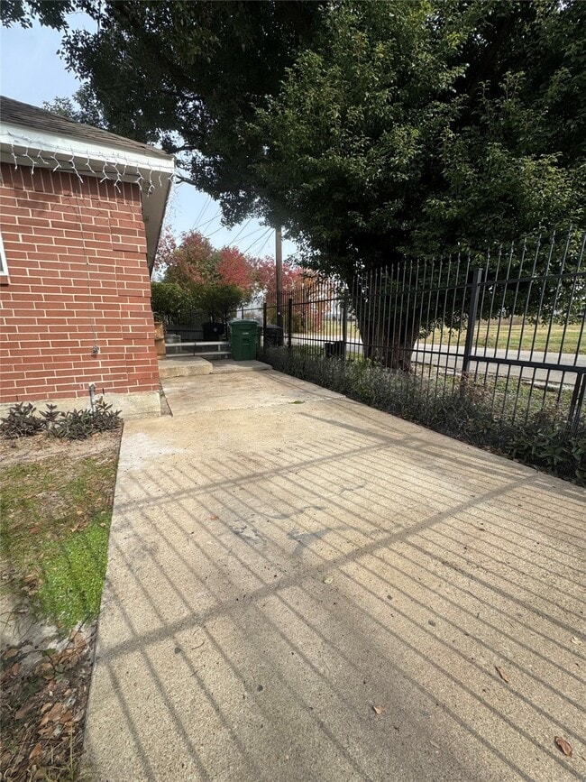 Photo - 2101 Maury St