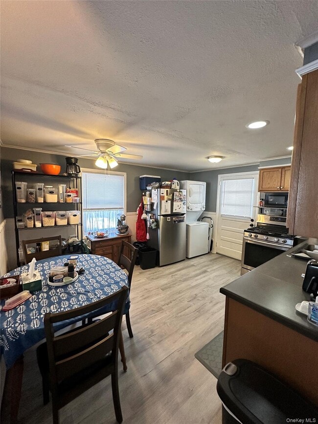 Photo - 35 Glenmere Rd Unit A