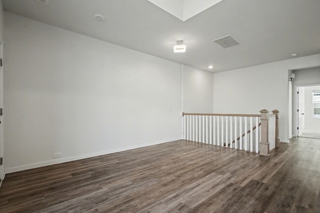 Photo - 2037 Statesville Ave