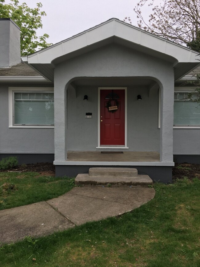 Photo - 6110 SE Gladstone St